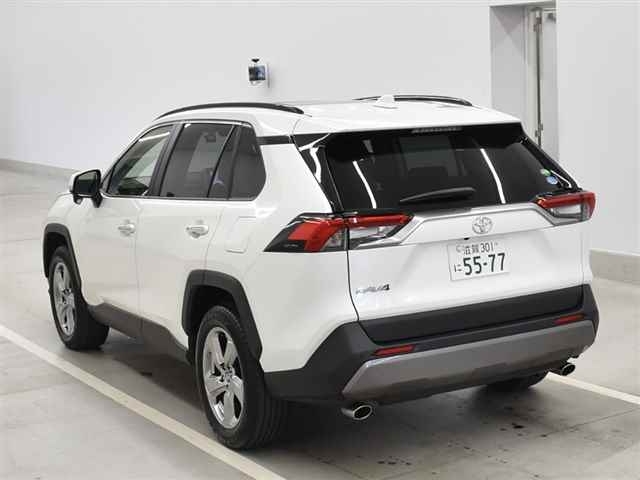 Import and buy TOYOTA RAV4 2019 from Japan to Nairobi, Kenya