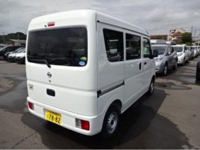 Import and buy NISSAN CLIPPER VAN 2018 from Japan to Nairobi, Kenya