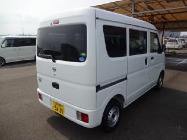 Import and buy NISSAN CLIPPER VAN 2018 from Japan to Nairobi, Kenya