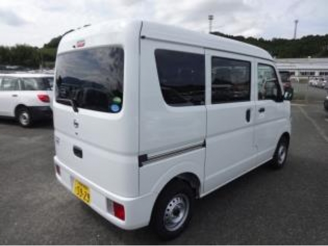 Import and buy NISSAN CLIPPER VAN 2018 from Japan to Nairobi, Kenya