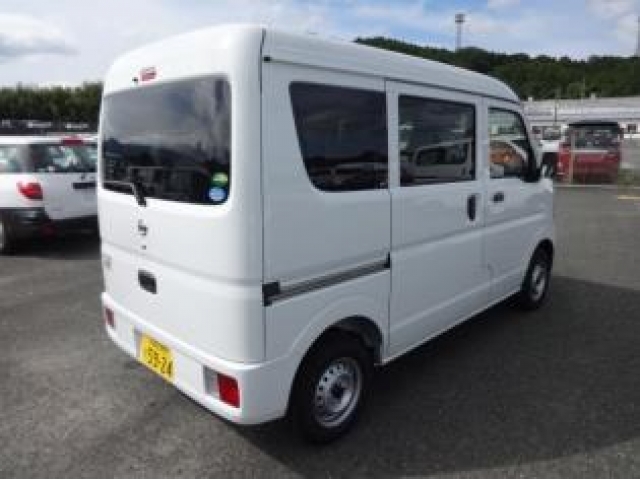 Import and buy NISSAN CLIPPER VAN 2018 from Japan to Nairobi, Kenya