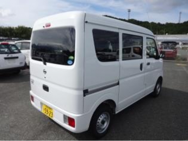 Import and buy NISSAN CLIPPER VAN 2018 from Japan to Nairobi, Kenya