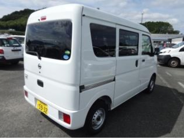 Import and buy NISSAN CLIPPER VAN 2018 from Japan to Nairobi, Kenya