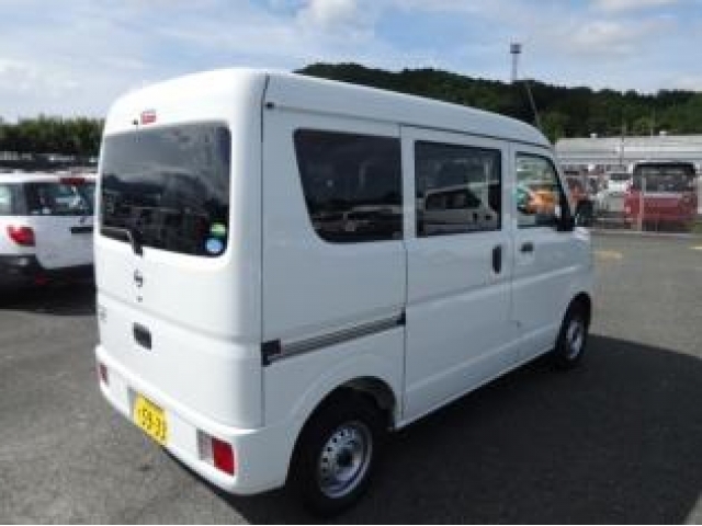 Import and buy NISSAN CLIPPER VAN 2018 from Japan to Nairobi, Kenya