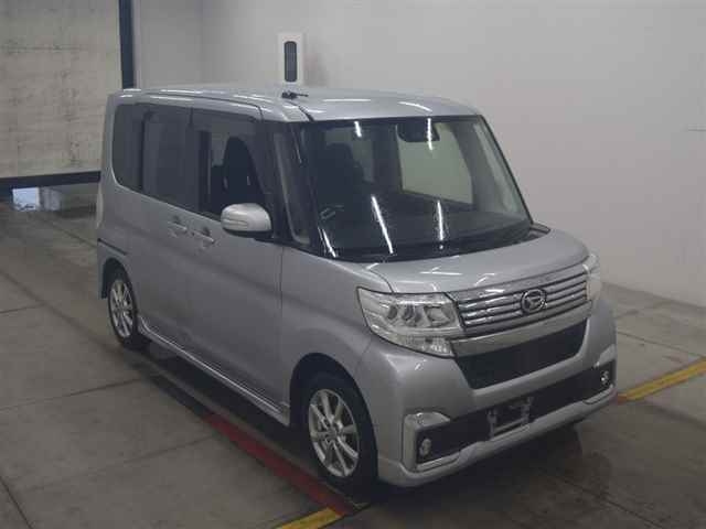 Import and buy DAIHATSU TANTO 2017 from Japan to Nairobi, Kenya