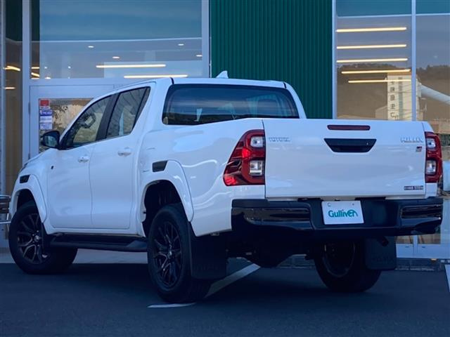 Import and buy TOYOTA HILUX 2022 from Japan to Nairobi, Kenya