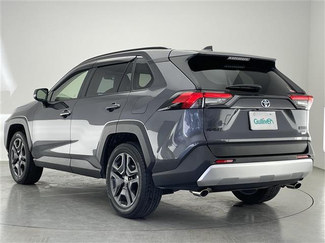 Import and buy TOYOTA RAV4 2022 from Japan to Nairobi, Kenya