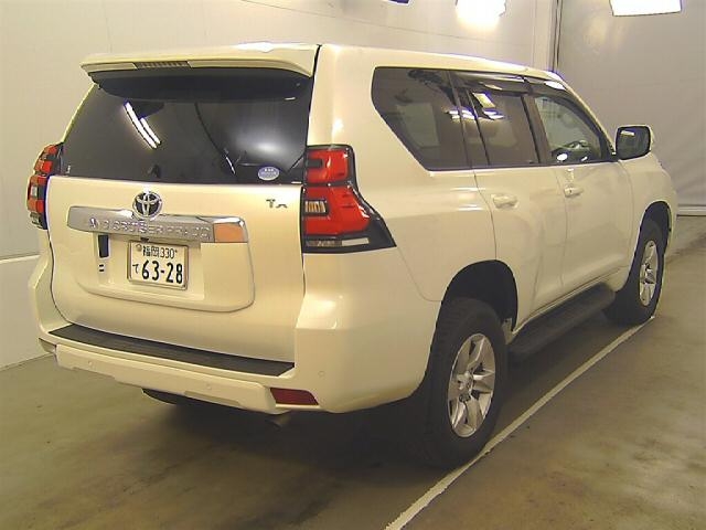 Import and buy TOYOTA LAND CRUISER PRADO 2018 from Japan to Nairobi, Kenya