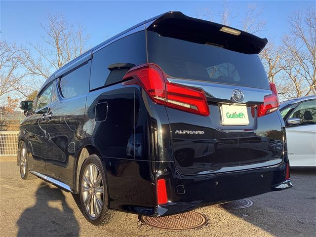 Import and buy TOYOTA ALPHARD 2020 from Japan to Nairobi, Kenya