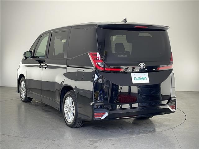 Import and buy TOYOTA NOAH 2022 from Japan to Nairobi, Kenya