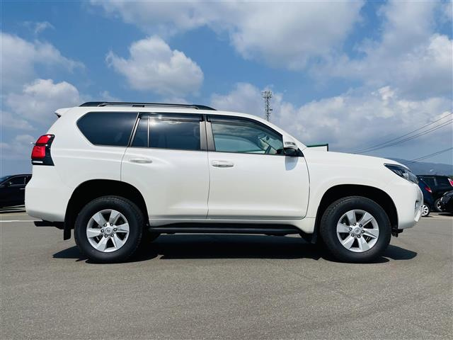 Import and buy TOYOTA LAND CRUISER PRADO 2023 from Japan to Nairobi, Kenya