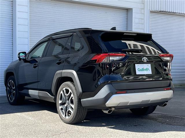 Import and buy TOYOTA RAV4 2020 from Japan to Nairobi, Kenya