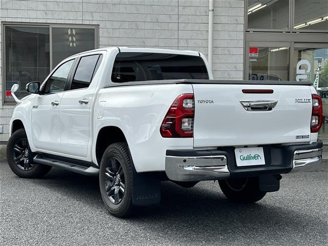 Import and buy TOYOTA HILUX 2020 from Japan to Nairobi, Kenya