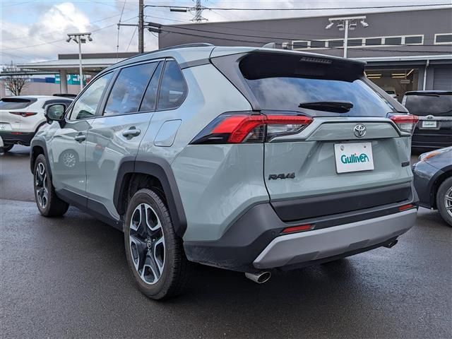 Import and buy TOYOTA RAV4 2020 from Japan to Nairobi, Kenya