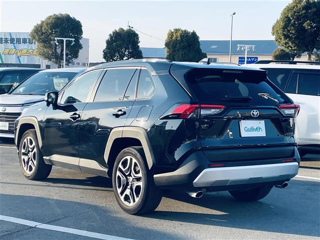 Import and buy TOYOTA RAV4 2020 from Japan to Nairobi, Kenya