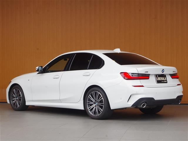 Import and buy BMW 3 SERIES 2022 from Japan to Nairobi, Kenya