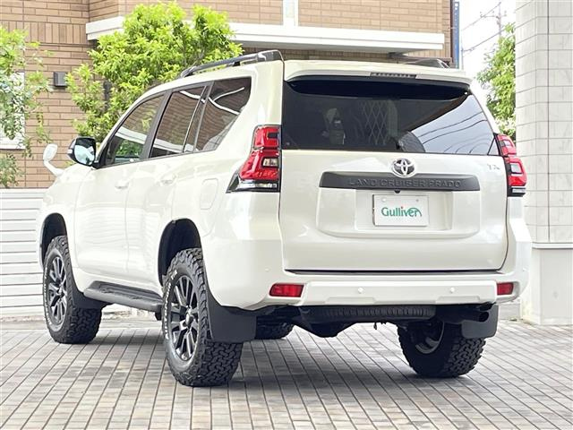 Import and buy TOYOTA LAND CRUISER PRADO 2023 from Japan to Nairobi, Kenya