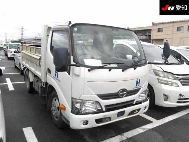 Import and buy HINO DUTRO 2017 from Japan to Nairobi, Kenya