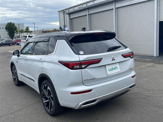 Import and buy MITSUBISHI OUTLANDER PHEV 2022 from Japan to Nairobi, Kenya