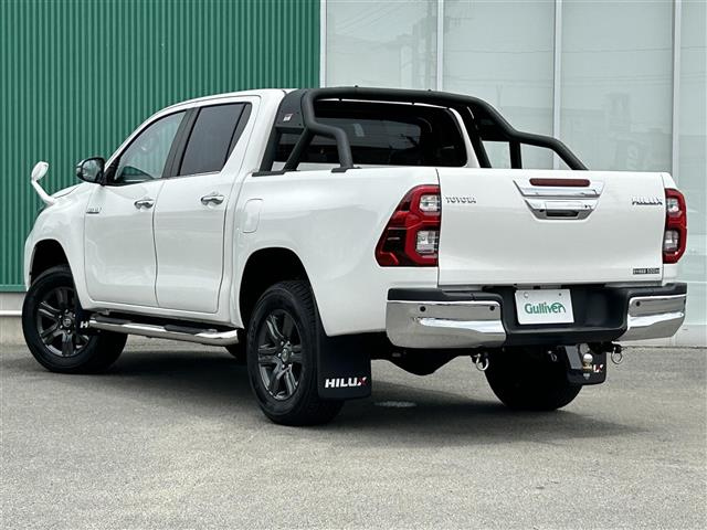 Import and buy TOYOTA HILUX 2022 from Japan to Nairobi, Kenya