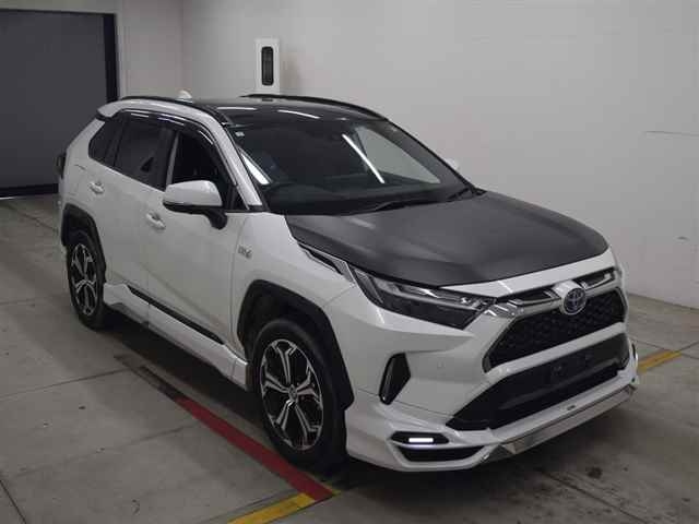 Import and buy TOYOTA RAV4 2023 from Japan to Nairobi, Kenya