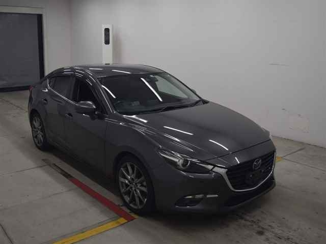 Import and buy MAZDA AXELA 2018 from Japan to Nairobi, Kenya