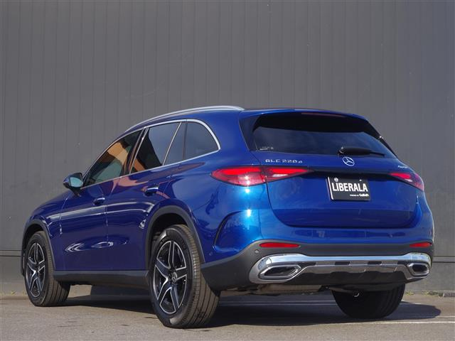 Import and buy MERCEDES BENZ GLC220 2023 from Japan to Nairobi, Kenya