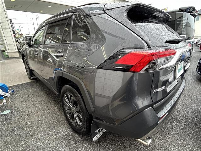 Import and buy TOYOTA RAV4 2023 from Japan to Nairobi, Kenya