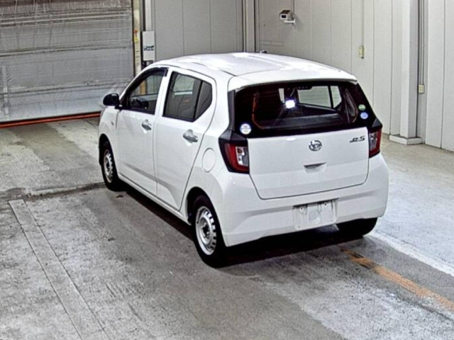 Import and buy DAIHATSU MIRA E S 2019 from Japan to Nairobi, Kenya