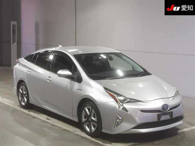 Import and buy TOYOTA PRIUS 2018 from Japan to Nairobi, Kenya