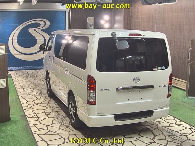 Import and buy TOYOTA HIACE VAN 2018 from Japan to Nairobi, Kenya