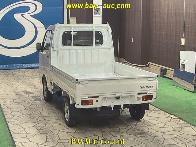 Import and buy DAIHATSU HIJET TRUCK 2018 from Japan to Nairobi, Kenya