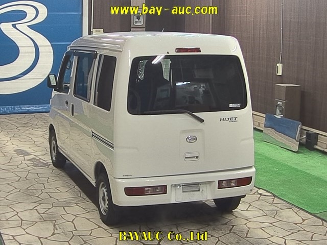 Import and buy DAIHATSU HIJET VAN 2017 from Japan to Nairobi, Kenya