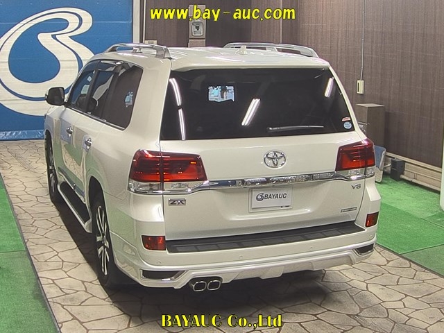 Import and buy TOYOTA LAND CRUISER 2017 from Japan to Nairobi, Kenya