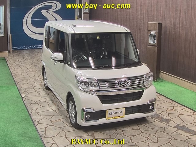 Import and buy DAIHATSU TANTO 2018 from Japan to Nairobi, Kenya