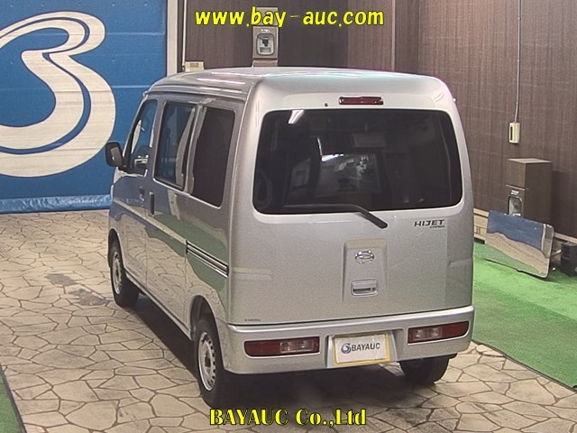 Import and buy DAIHATSU HIJET VAN 2017 from Japan to Nairobi, Kenya