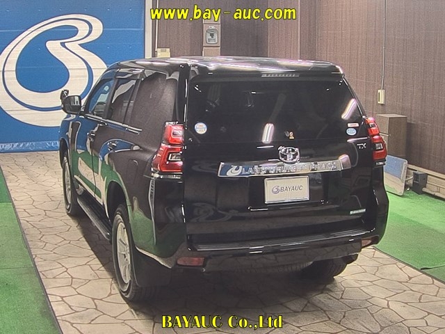 Import and buy TOYOTA LAND CRUISER PRADO 2018 from Japan to Nairobi, Kenya