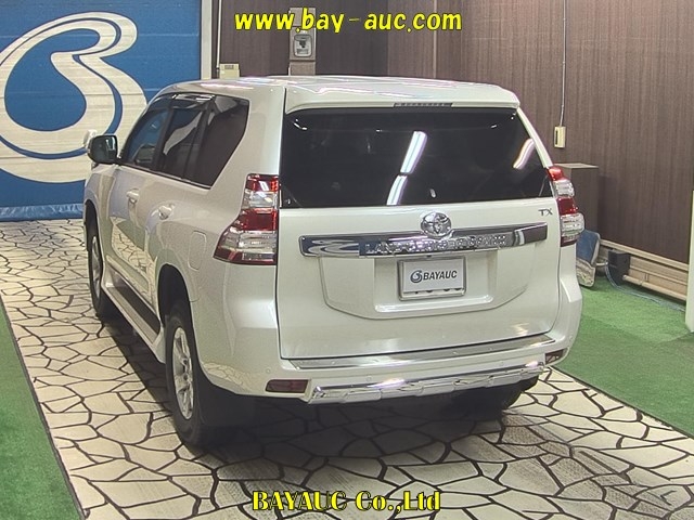 Import and buy TOYOTA LAND CRUISER PRADO 2017 from Japan to Nairobi, Kenya