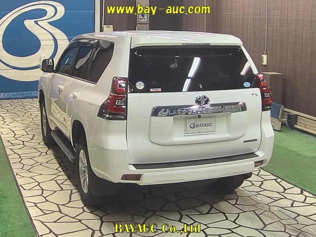 Import and buy TOYOTA LAND CRUISER PRADO 2018 from Japan to Nairobi, Kenya