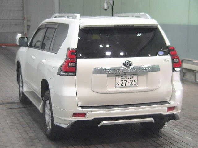 Import and buy TOYOTA LAND CRUISER PRADO 2017 from Japan to Nairobi, Kenya