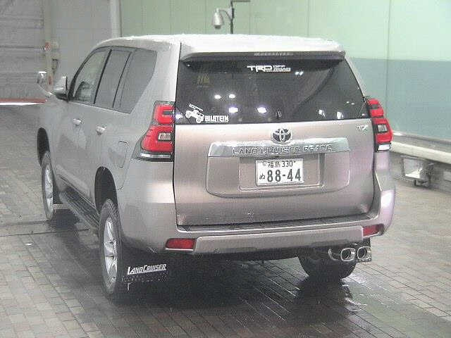 Import and buy TOYOTA LAND CRUISER PRADO 2017 from Japan to Nairobi, Kenya