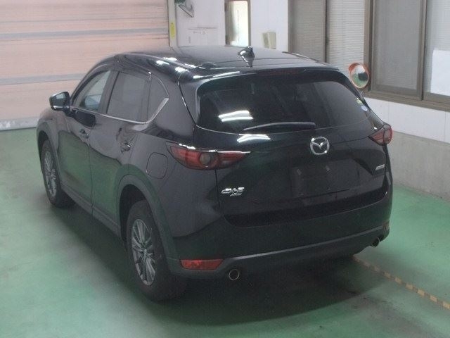 Import and buy MAZDA CX-5 2017 from Japan to Nairobi, Kenya