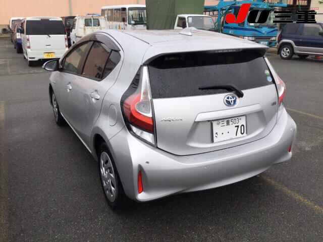 Import and buy TOYOTA AQUA 2018 from Japan to Nairobi, Kenya