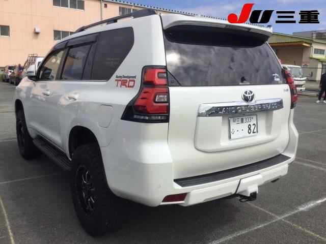 Import and buy TOYOTA LAND CRUISER PRADO 2017 from Japan to Nairobi, Kenya