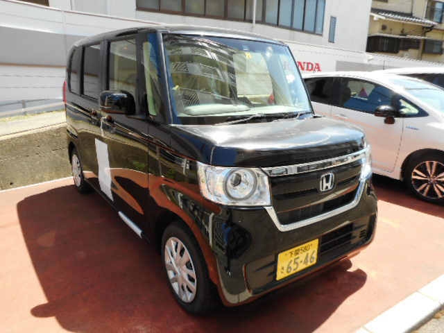 Import and buy HONDA N BOX 2018 from Japan to Nairobi, Kenya