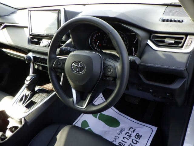 Import and buy TOYOTA RAV4 2019 from Japan to Nairobi, Kenya