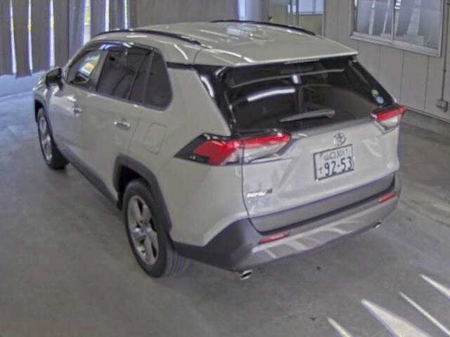 Import and buy TOYOTA RAV4 2019 from Japan to Nairobi, Kenya