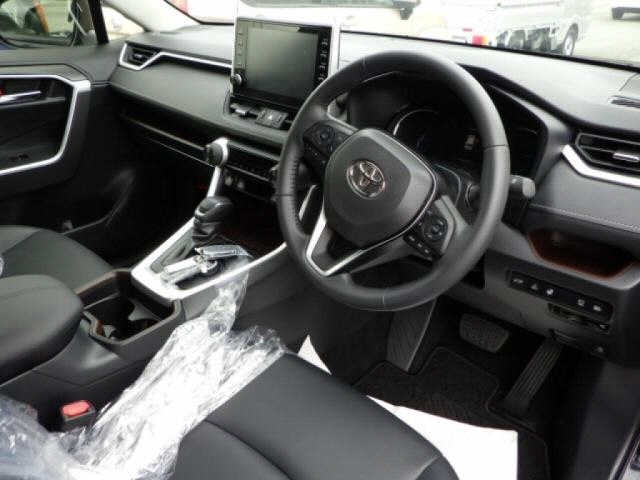 Import and buy TOYOTA RAV4 2020 from Japan to Nairobi, Kenya