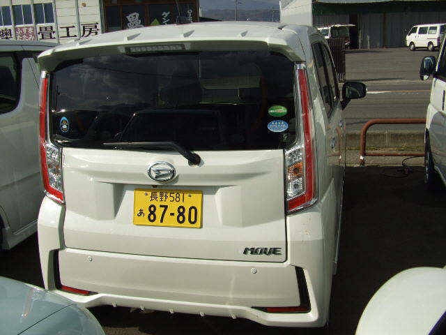 Import and buy DAIHATSU MOVE 2017 from Japan to Nairobi, Kenya