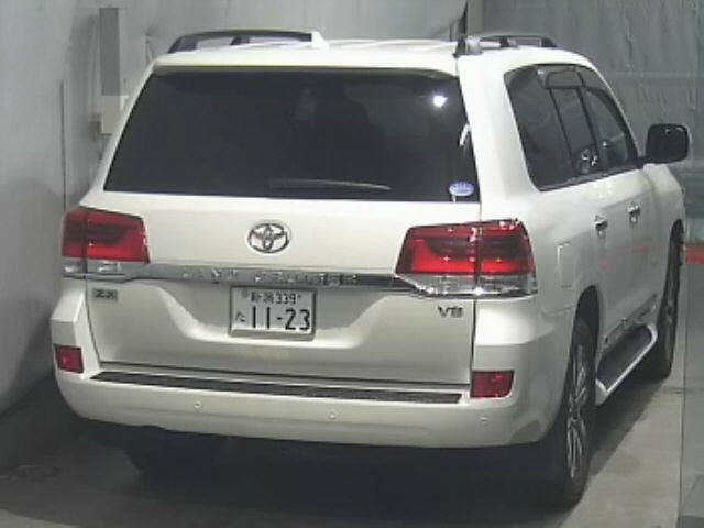 Import and buy TOYOTA LAND CRUISER 2017 from Japan to Nairobi, Kenya